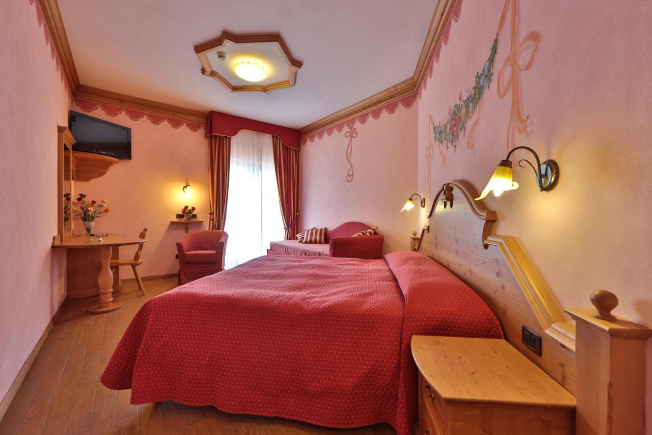 פאי דלה פאגאנלה Hotel Fai מראה חיצוני תמונה