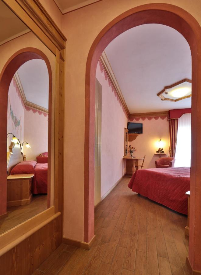 פאי דלה פאגאנלה Hotel Fai מראה חיצוני תמונה
