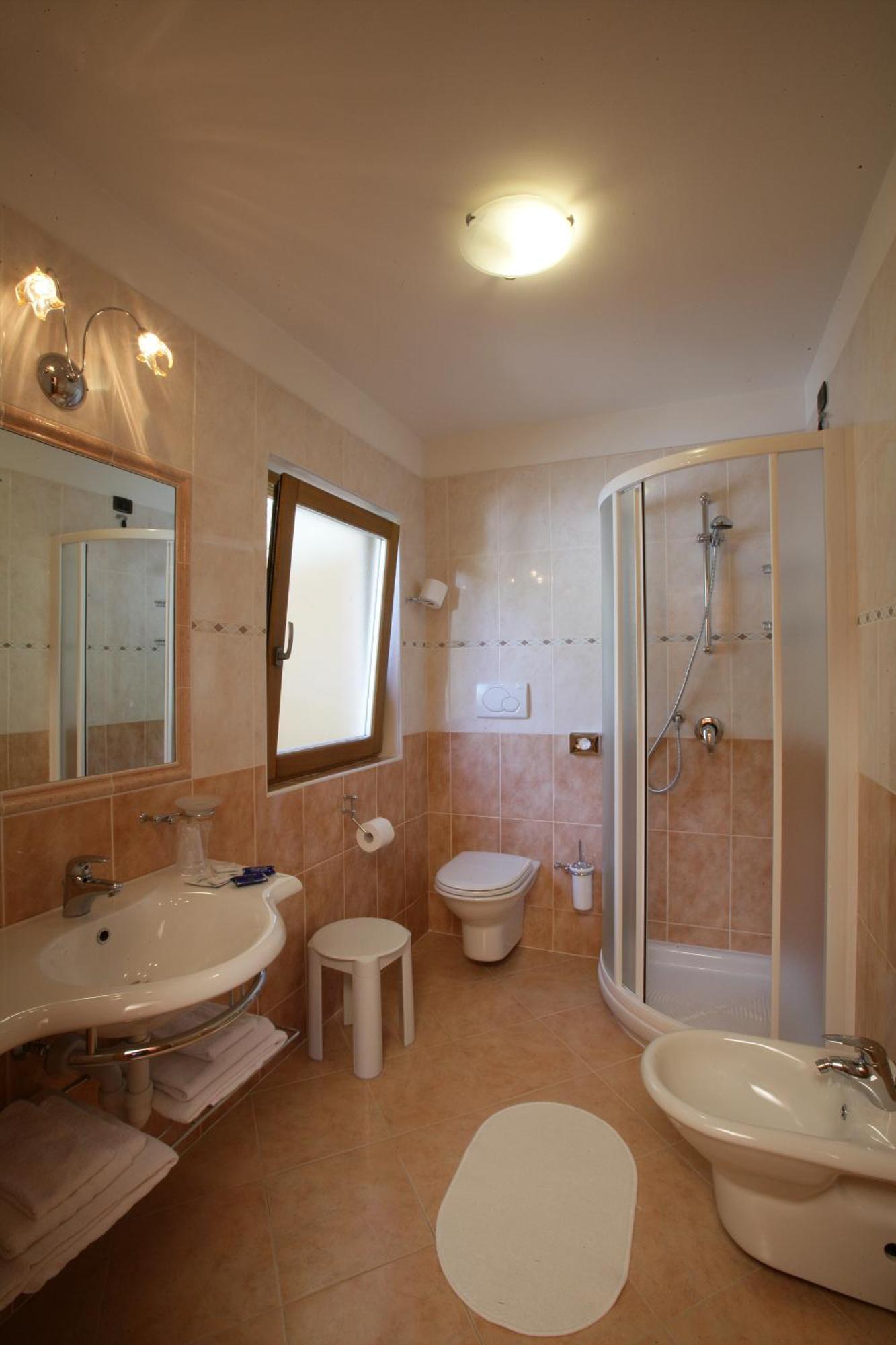 פאי דלה פאגאנלה Hotel Fai מראה חיצוני תמונה