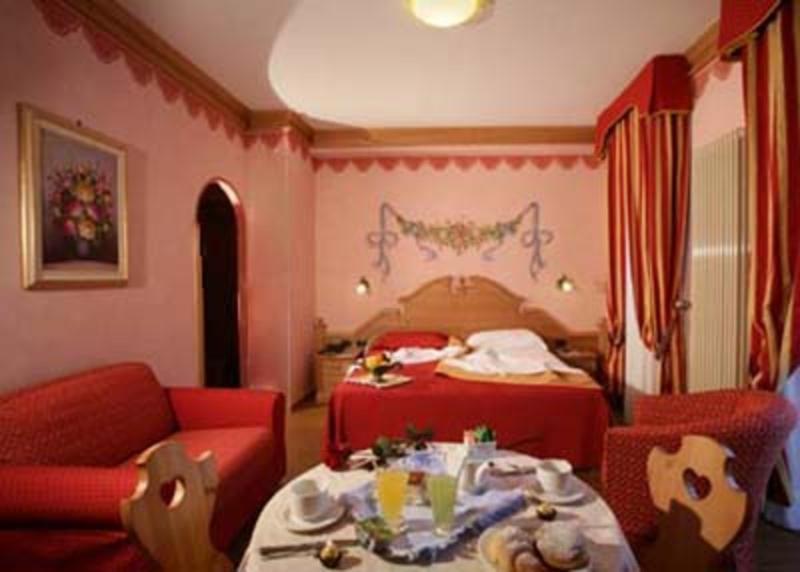 פאי דלה פאגאנלה Hotel Fai מראה חיצוני תמונה