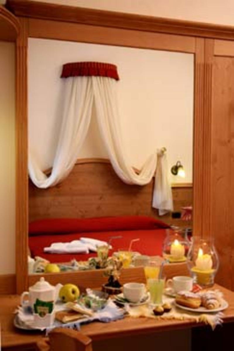 פאי דלה פאגאנלה Hotel Fai מראה חיצוני תמונה